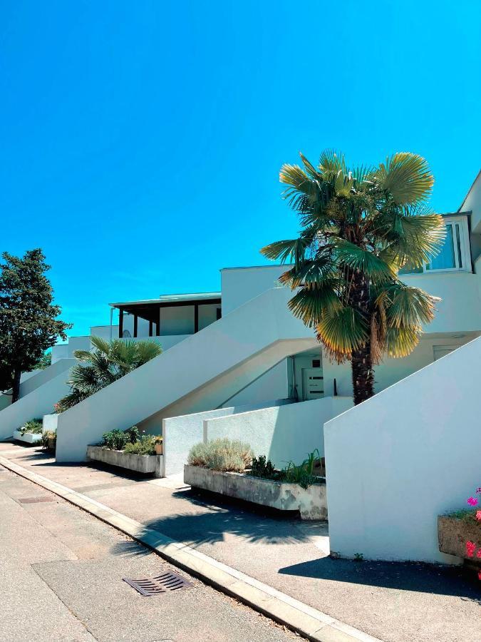 Luxury Apartman Asia غييكا المظهر الخارجي الصورة